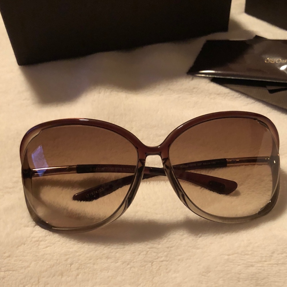 Tom Ford Authentic Raquel sunglasses
